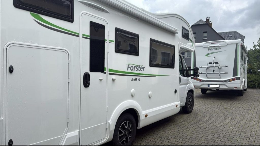 Forster Wohnmobil von Tim´s Camper - komfortables Reisemobil mit Fahrradträger, ideal für Familienurlaub